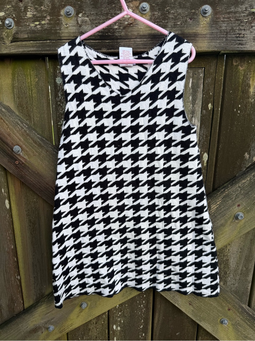 Tahari Black & White Houndstooth Knit Tank Top